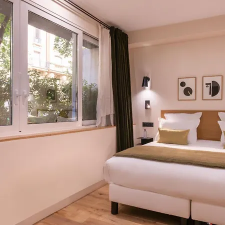 Bed & Breakfast Cmg - Boutique Hotel Chambre - 3P - Auteuil/ Michel Ange Parigi
