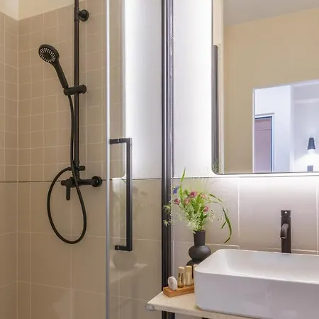 Cmg - Boutique Hotel Chambre - 3P - Auteuil/ Michel Ange Bed & Breakfast
